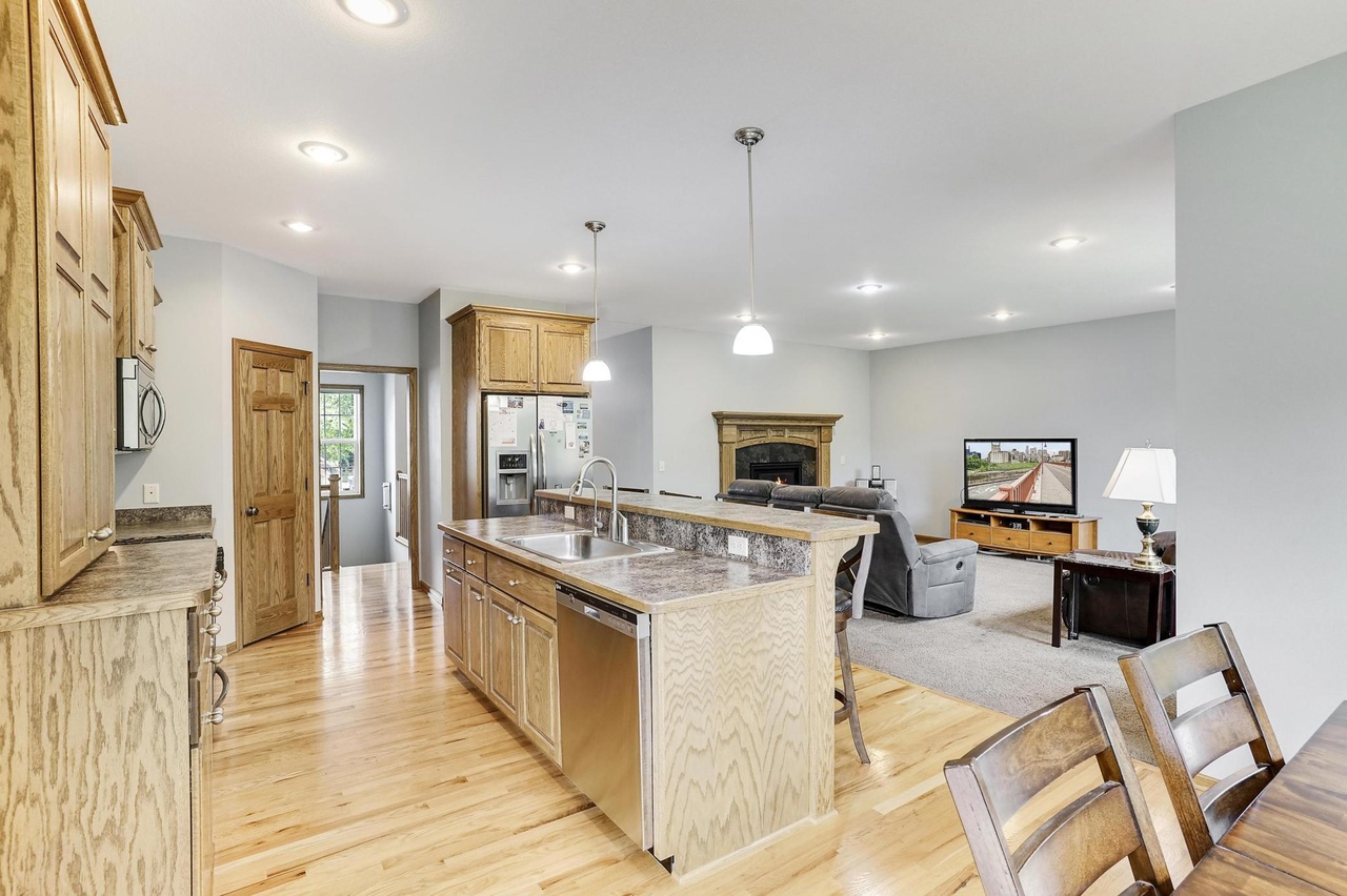 Kitchen & Living Flow